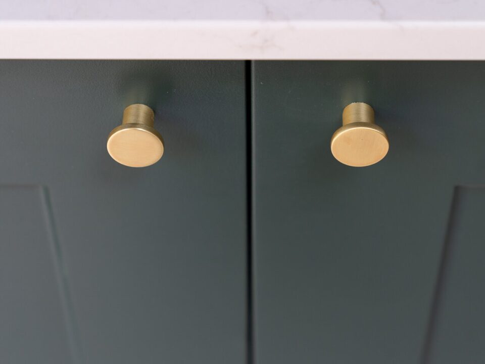 cabinet door knobs